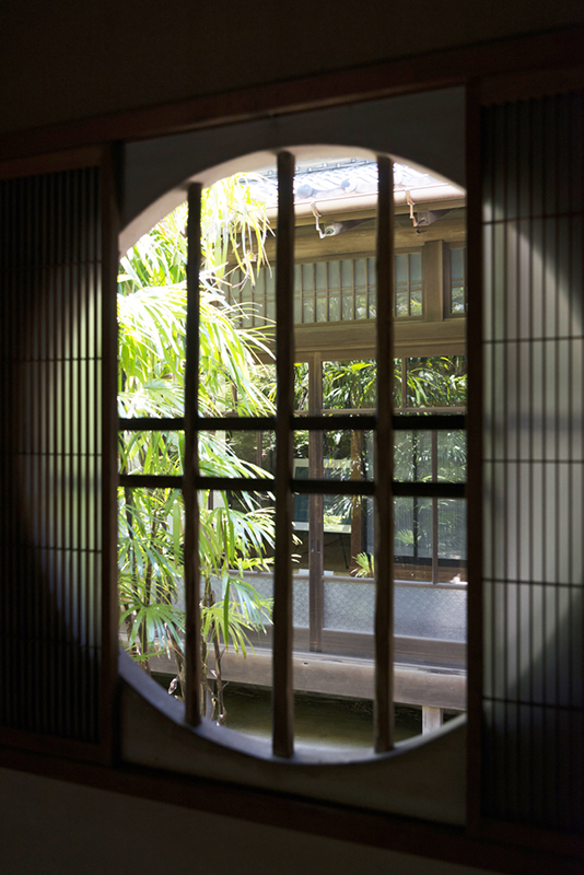 湘南｜CASA 三戸浜（旧長谷川家住宅）　円窓